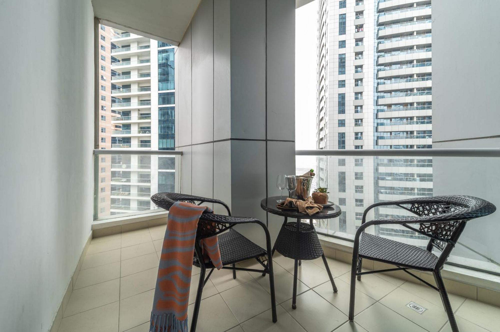 Frank Porter - Torch Tower Dubai Exterior photo